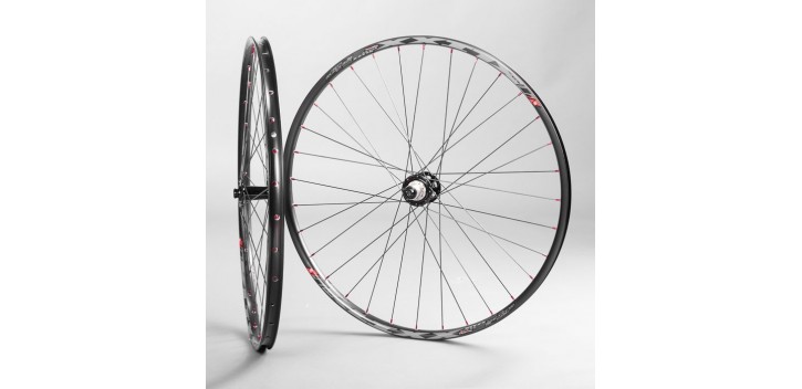 Roue 12" ALU MOYEU ACIER AXE PLEIN