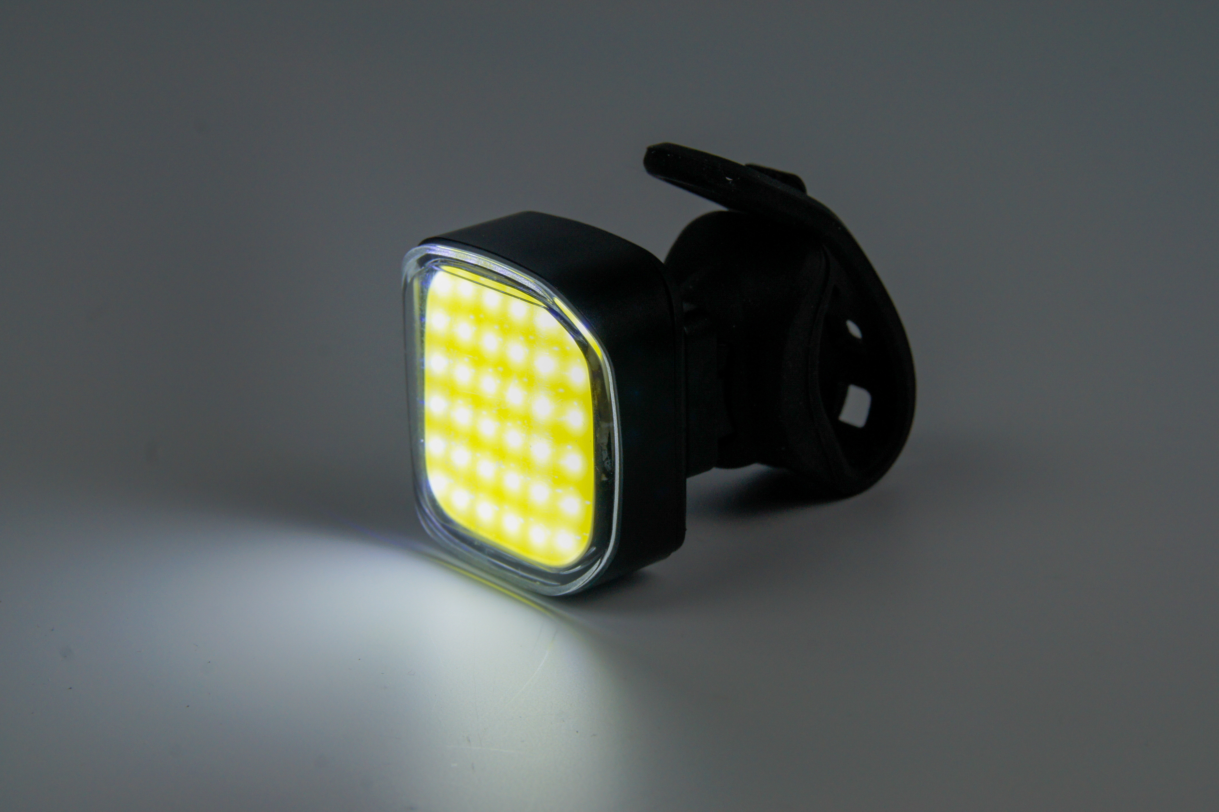 Urban Proof Kit eclairage led power bike (usb) jaune 22 € Culture Vélo